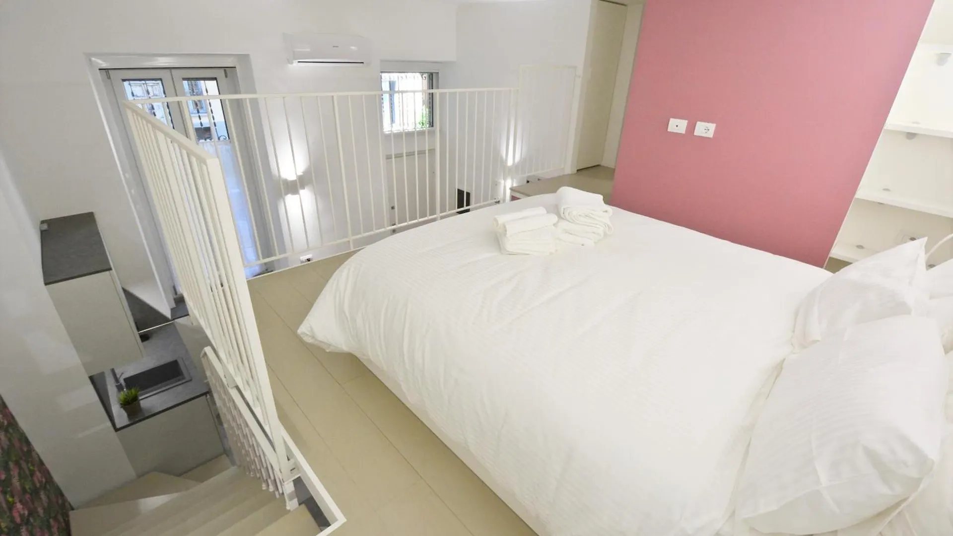 Milano Apartments Lombardini 1  Milão