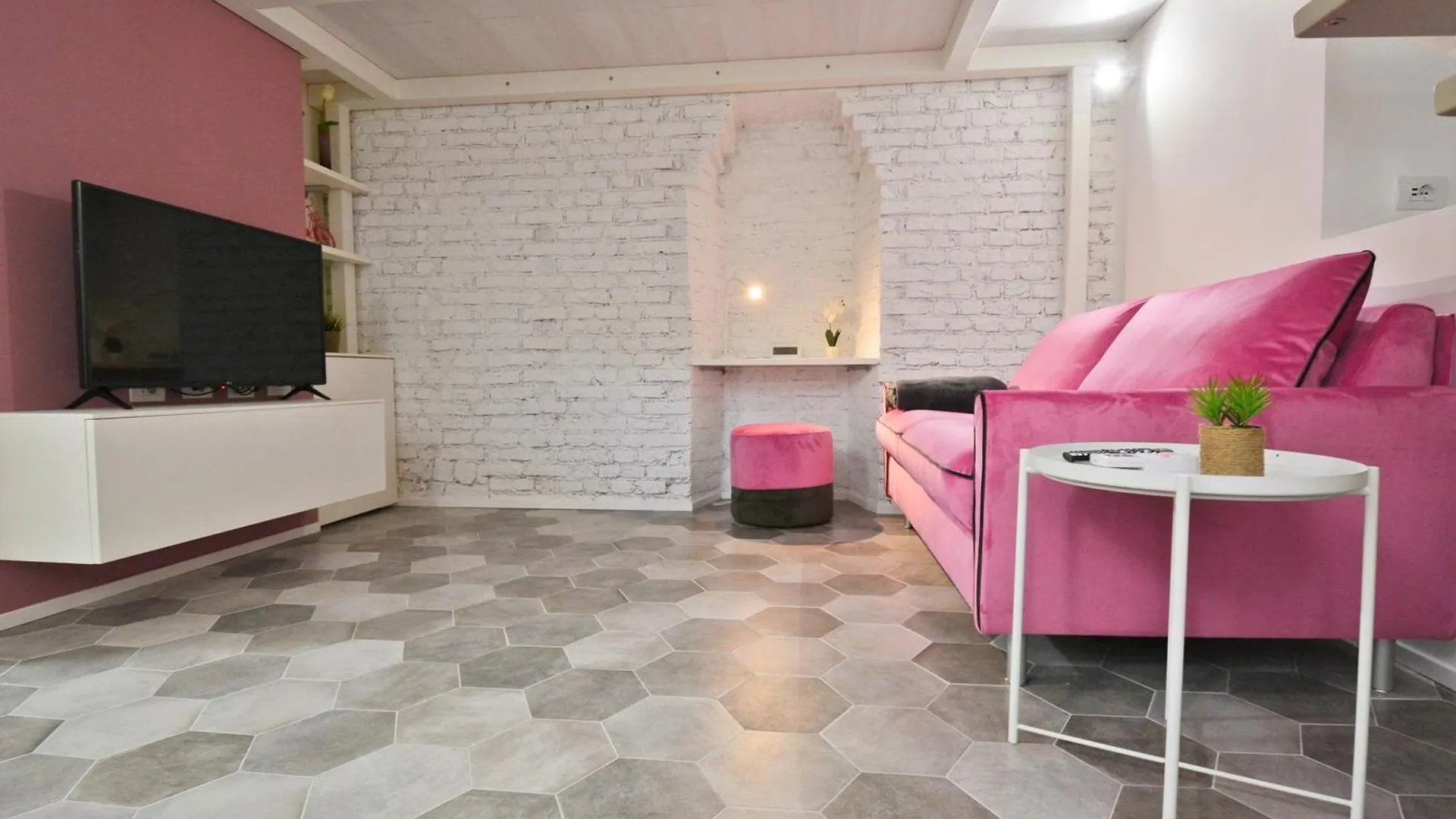 Milano Apartments Lombardini 1 0*, Milan